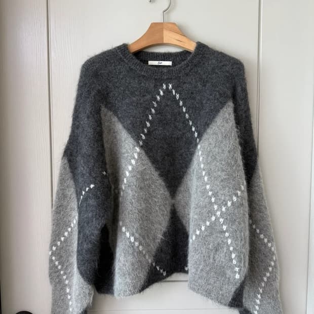 캐시미어 라쿤 아가일 니트