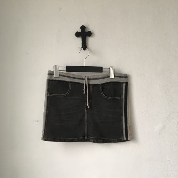 Banding point mini skirt
