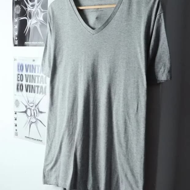 (L-XL) 캘빈클라인 반팔 티셔츠 브이넥 그레이 무지-145A9