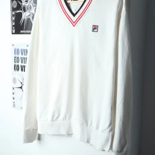 (S) 휠라 긴팔티셔츠 작은이염 브이넥 화이트-14F5E