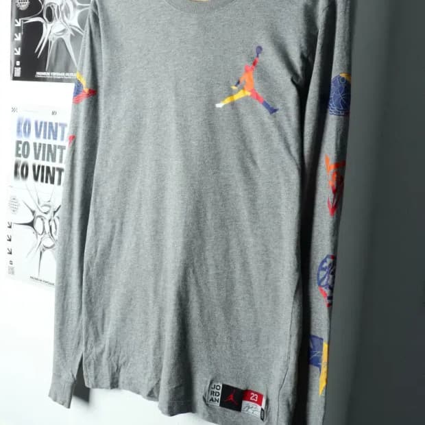 (S) 조던 긴팔티셔츠 그레이 로고 한정판-15AA9