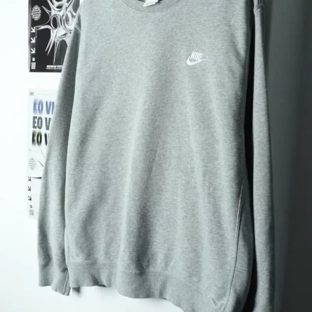 (L) 나이키 맨투맨 티셔츠 그레이 로고 기본-15D11