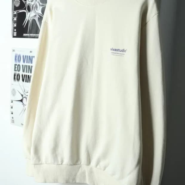 (XL) 비바스튜디오 맨투맨 티셔츠 아이보리 로고 올드스쿨-15D1A