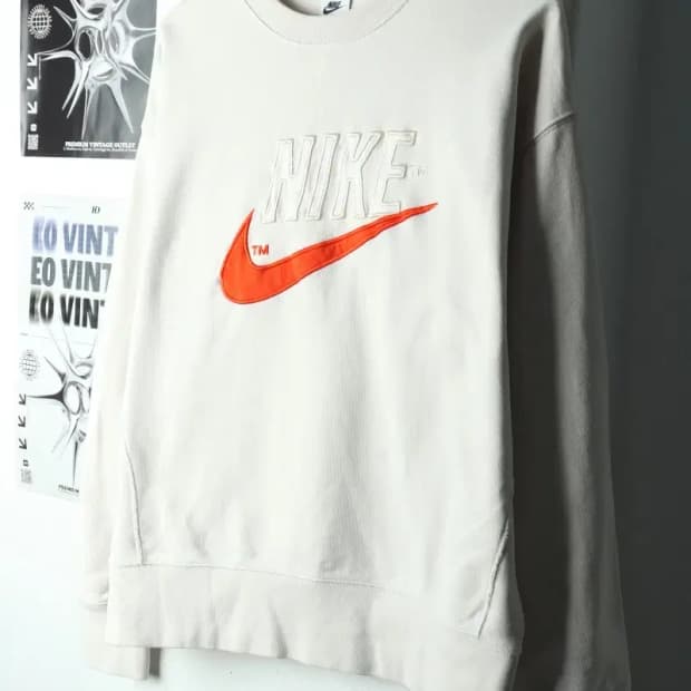 (XL) 나이키 맨투맨 티셔츠 빅로고 화이트 올드스쿨-15E22