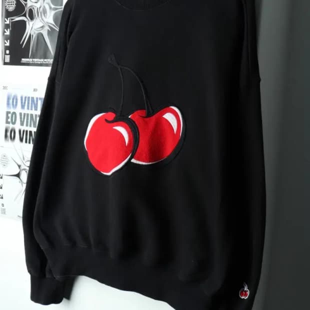 W(S-M) 키르시 맨투맨 티셔츠 빅로고 블랙 키치 기모-15F84