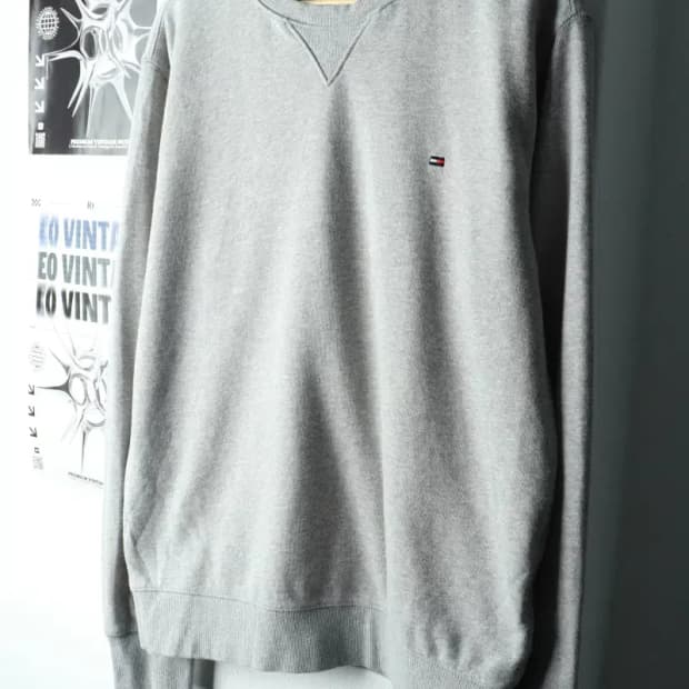 (M-L) 타미힐피거 맨투맨 티셔츠 스몰로고 그레이 기본-161F8
