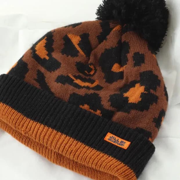 (F) 질스튜어트 모자 Y2K 방울 니트 두툼 레오파드 희귀-268C