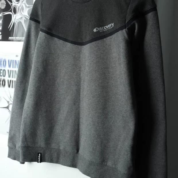 (M) 디스커버리 맨투맨 티셔츠 그레이 기모 올드스쿨-16795