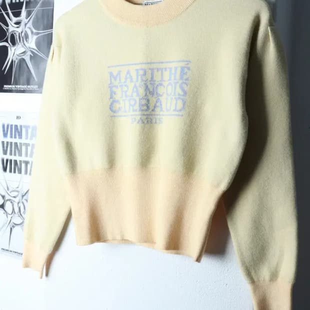 W(F) 마리떼프랑소와저버 니트 빅로고 크롭 노랑 키치-16E34