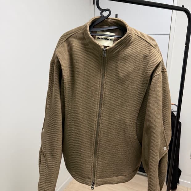 인사일런스 자켓