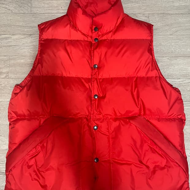 블랙아웃 다운 베스트 패딩 조끼