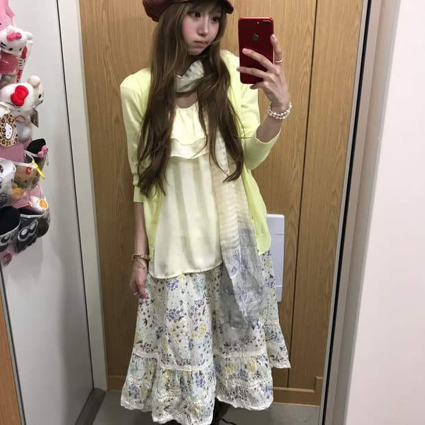 데일리 니혼진 오프숄더 블라우스 잔꽃 컬러칩 코디세트