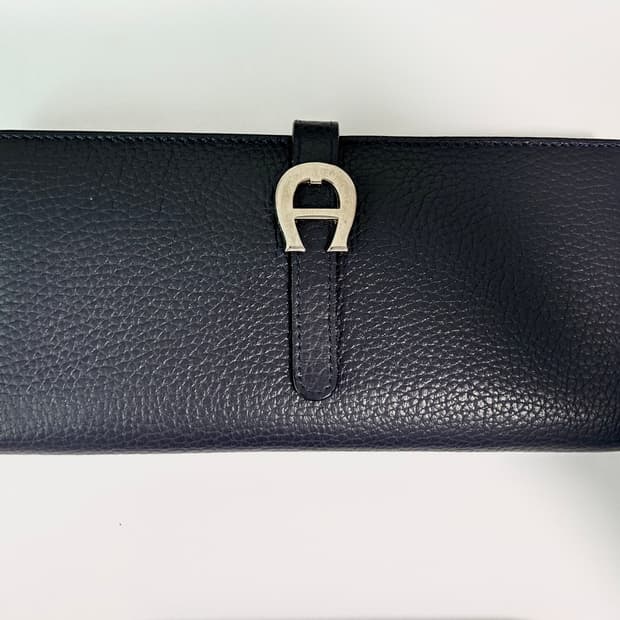 아이그너 곤색 가죽 장지갑