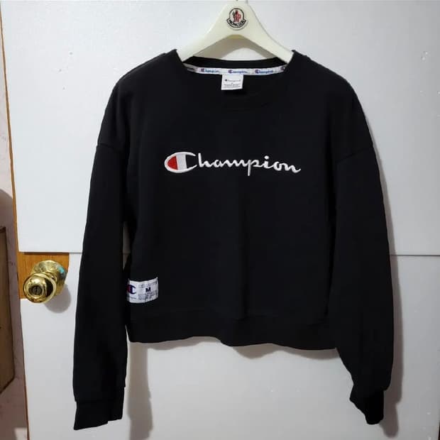 챔피온 미디 크롭 맨투맨 M 블랙 최상급 블랙