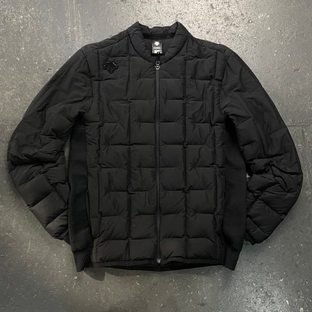 100 데상트 경량 방풍패딩 