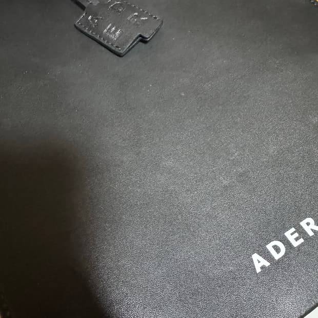 아더에러 쇼퍼백 느와르