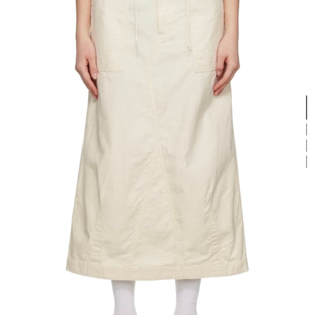 니들즈 화이트 스트링 퍼티그 미디 스커트