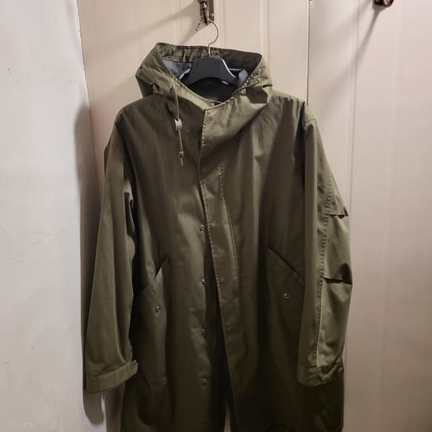 [m]유니클로 카키 야상 코트