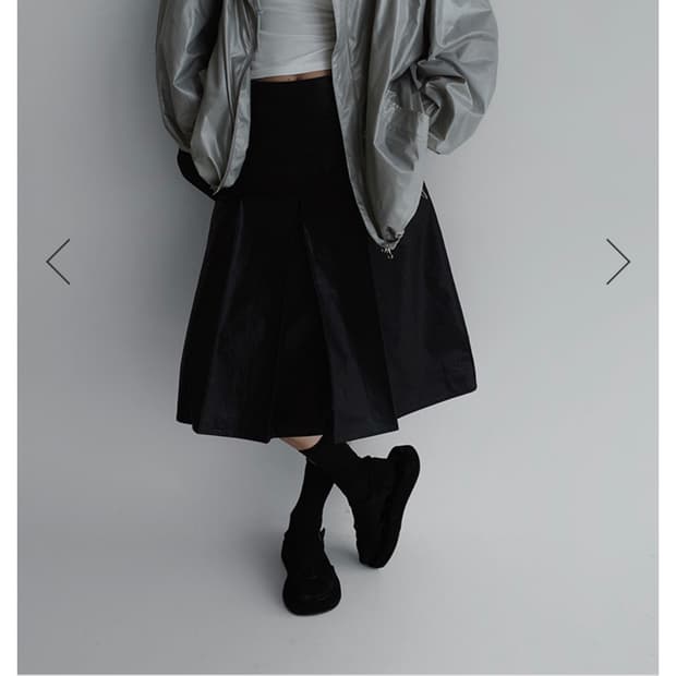 라룸 코팅플리츠스커트 블랙 M