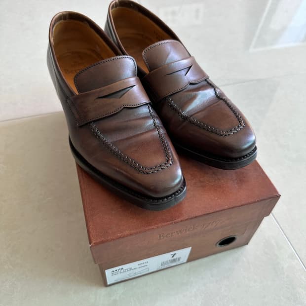 버윅 4476 로퍼 6사이즈 팝니다.