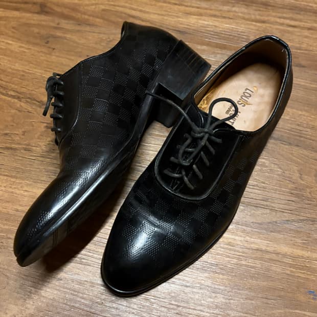 LOUIS VUITTION STAFF DRESS SHOES