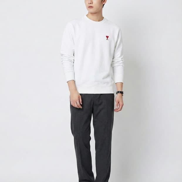 아미(Ami) 스몰 하트 로고 맨투맨 화이트