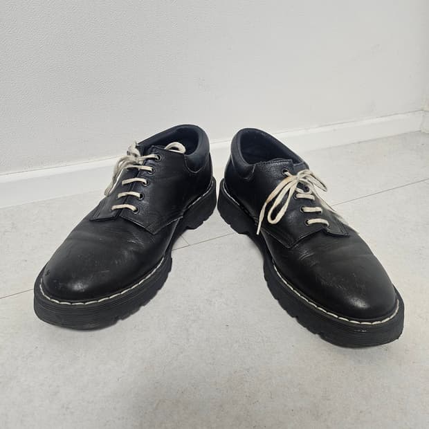 산드로 Sandro 더비
