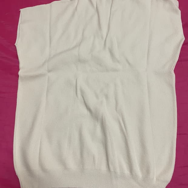 (새상품) 반팔 캡소매 반폴라 반목 니트 아이보리