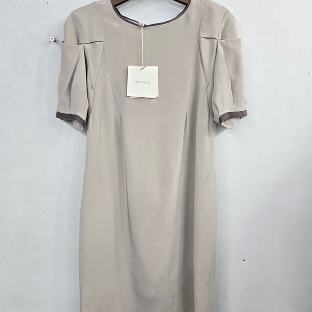 MINE 반팔 원피스 베이지