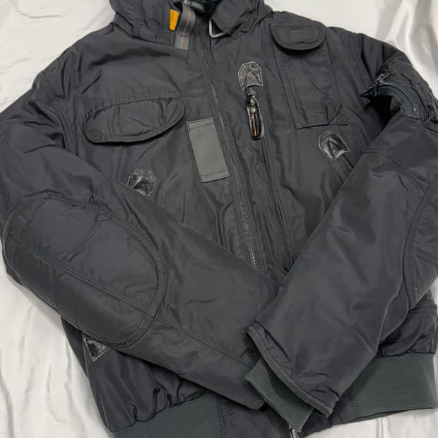 파라점퍼스 고비 봄버 패딩