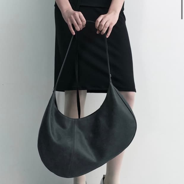 스튜디오테이블 빅 숄더 리얼가죽 크로스백 그레이