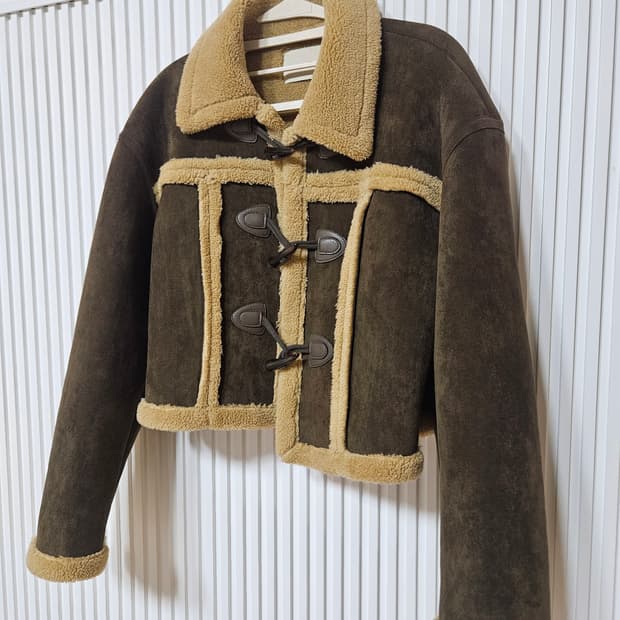 헬렌 더플 무스탕 자켓 (Helen Duffle Shearling)
