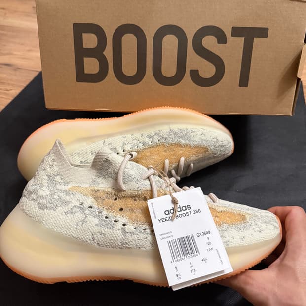 Yeezy Boost 380 예코레이트