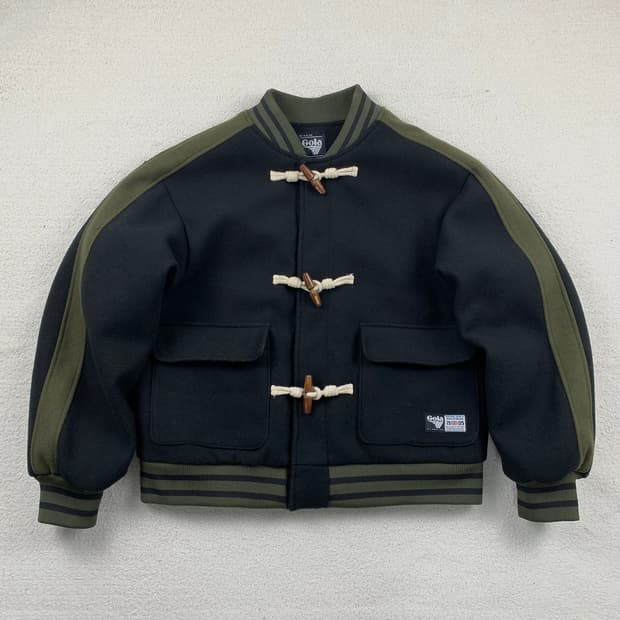 골라 더플 버튼 바시티 점퍼 블랙 