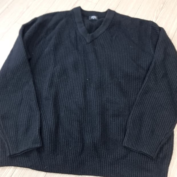 무신사 스탠다드 헤비코튼 미군 코만도 V넥 니트(105)