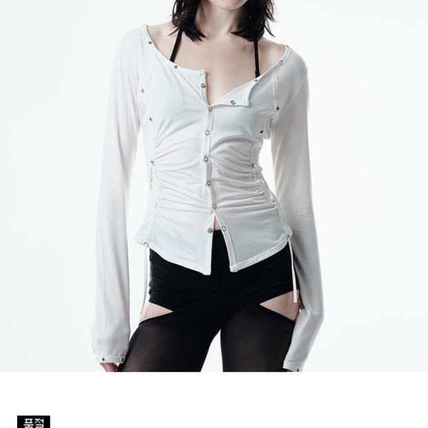 스컬프터 아일렛 가디건 구해요