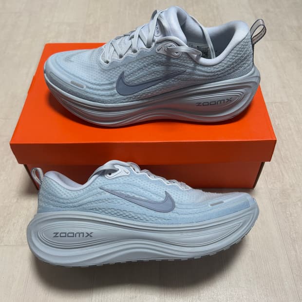 (270) 나이키 보메로 플러스 풋볼그레이 런닝화