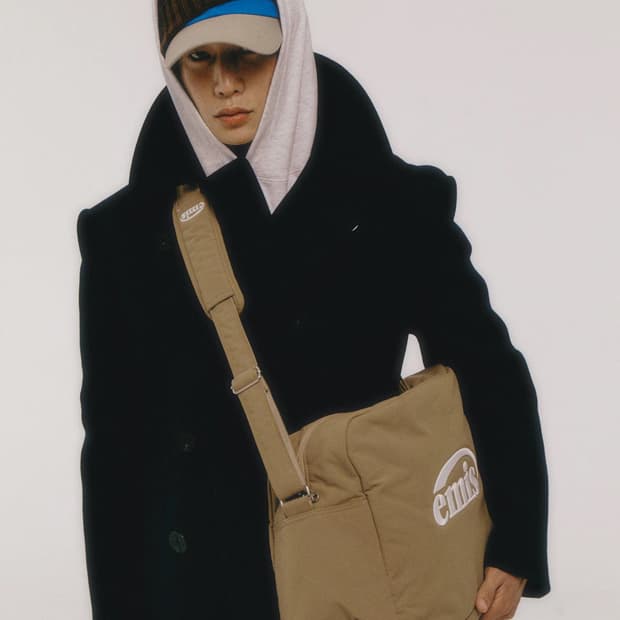 EMIS 이미스 뉴 로고 패디드 크로스 백 패딩 메신저백