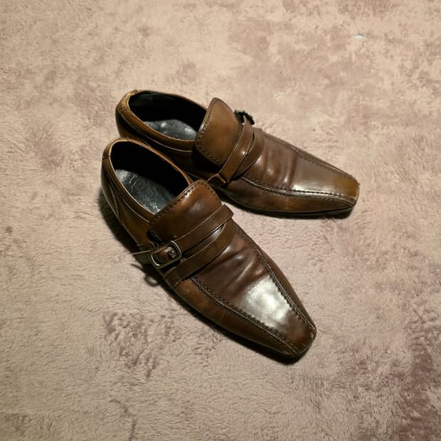 Whoop de doo strap leather shoes