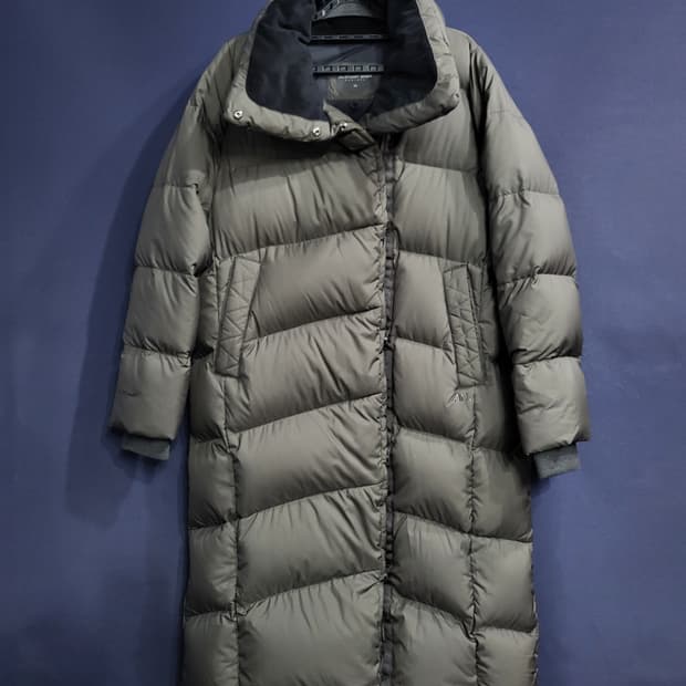 질스튜어트 다운 넥 롱패딩