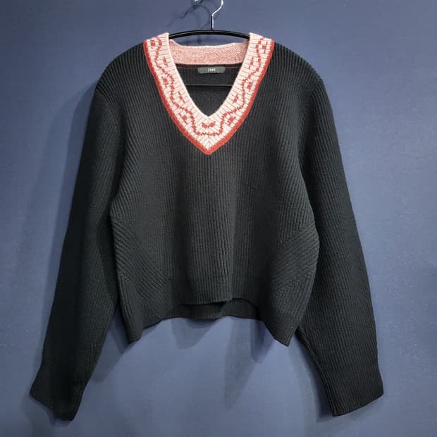 주크 모(울) 브이넥 풀오버니트