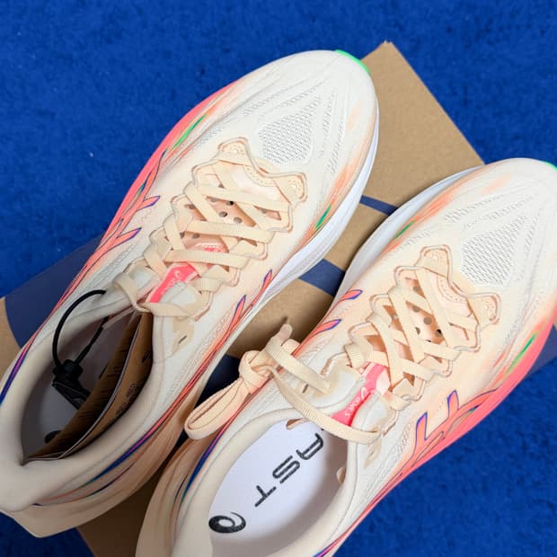 아식스 슈퍼블라스트3 275 새상품 해