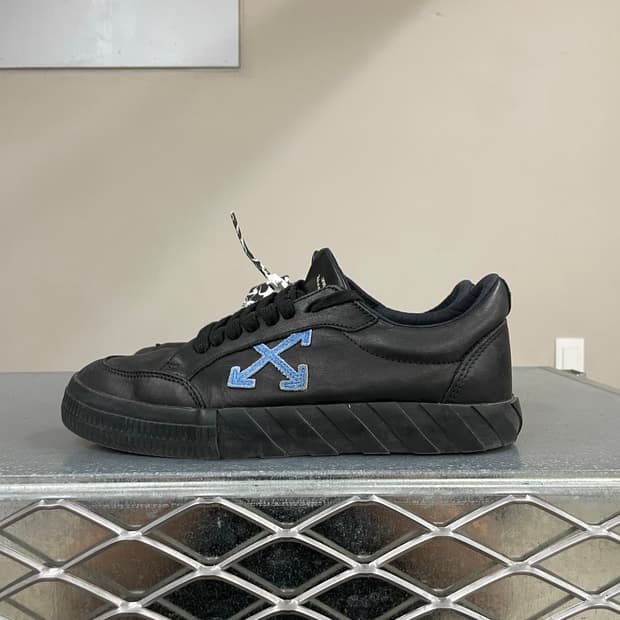 오프화이트 벌크로우 Eu42 (gr-4425)