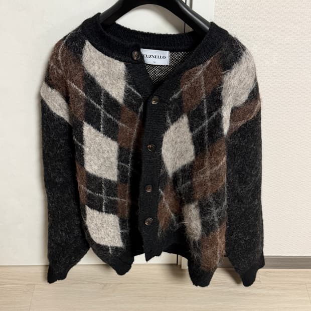 커즈넬로 클래식 아가일 가디건