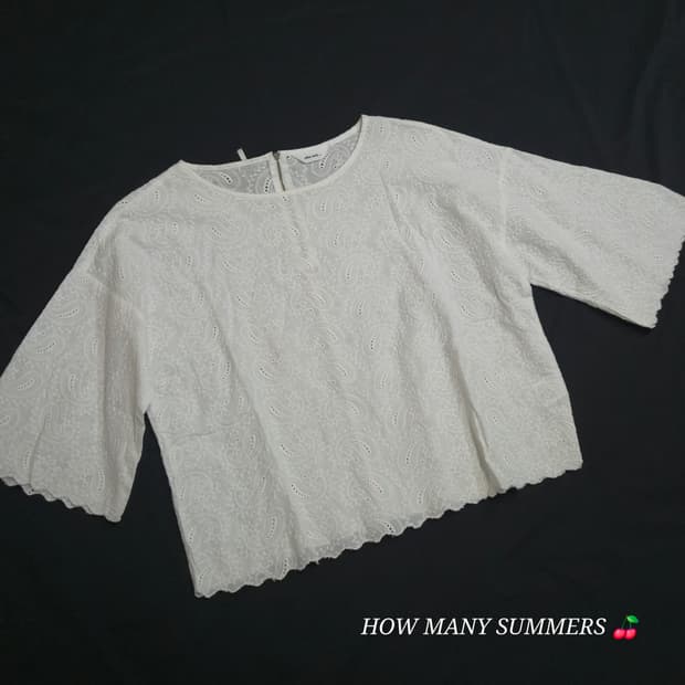 niko and... 화이트 페이즐리 자수 레이스 크롭 블라우스