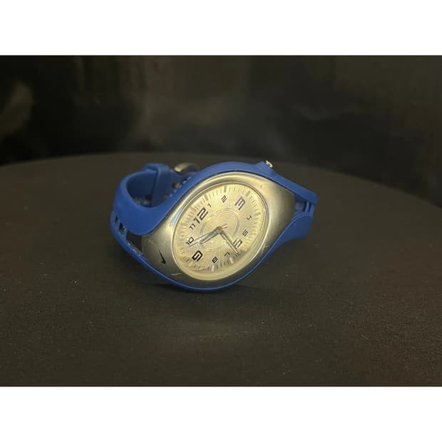 나이키 트라이액스 아날로그 레귤러 워치