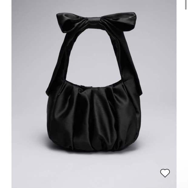 앤아더스토리즈 새틴 보우백 블랙