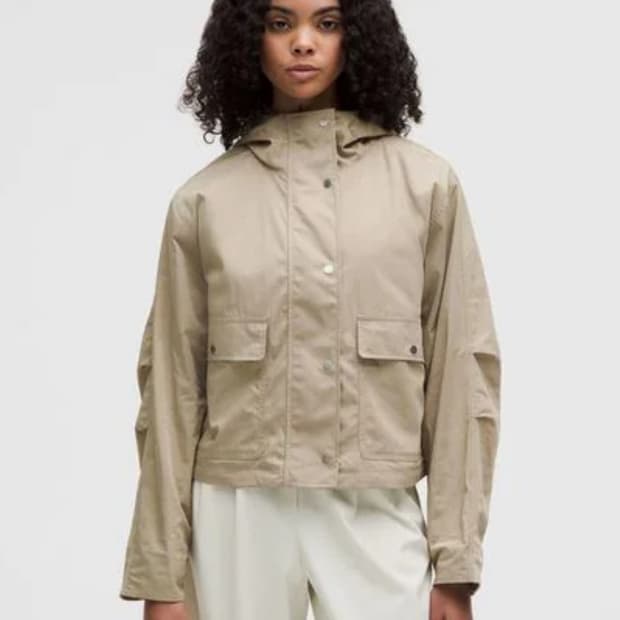 룰루레몬 크롭 유틸리티 윈드브레이커