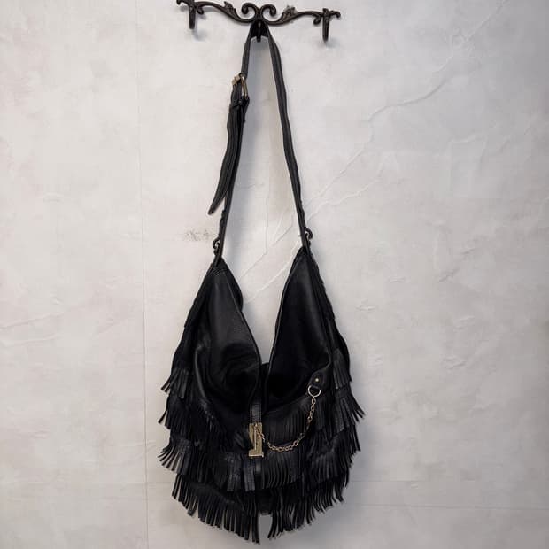 Black western fringe chain buckle bag