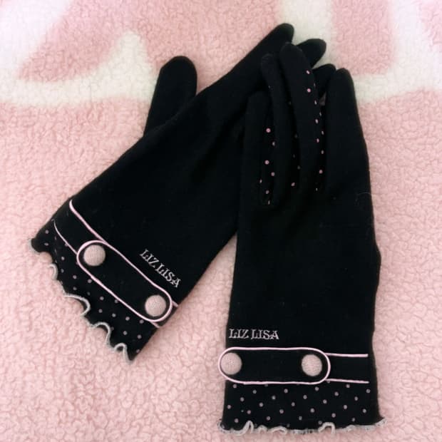 Lizlisa pink dot gloves